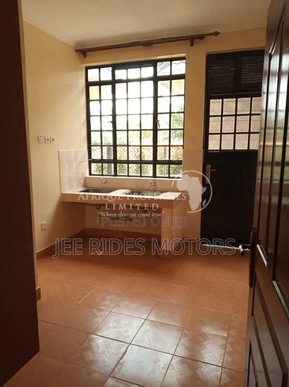 Furnished 5bdrm Maisonette in Runda, Nairobi Central for sale