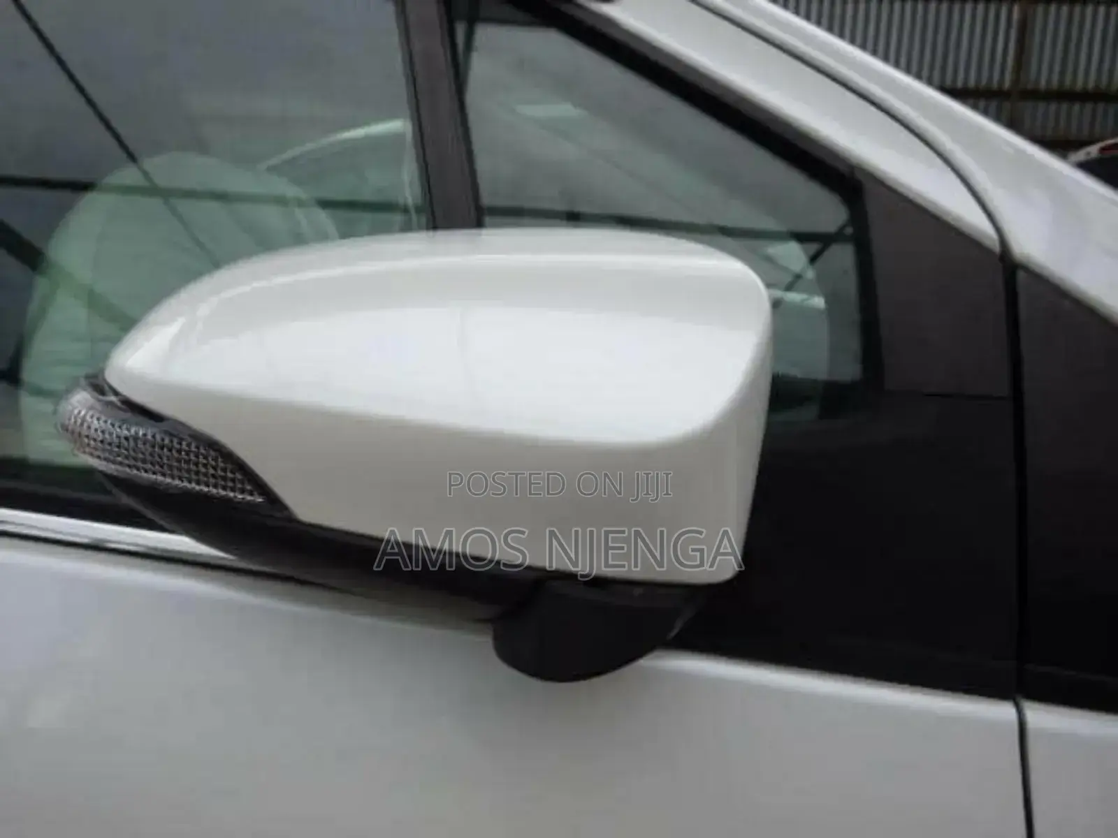 Vitz 2012 - 18sidemirror