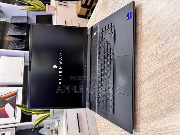 Laptop Dell Alienware M16 R1 32GB Intel Core I9 SSD 1T - thumbnail 2