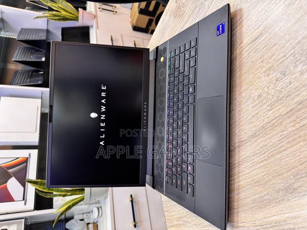 Laptop Dell Alienware M16 R1 32GB Intel Core I9 SSD 1T - thumbnail 3
