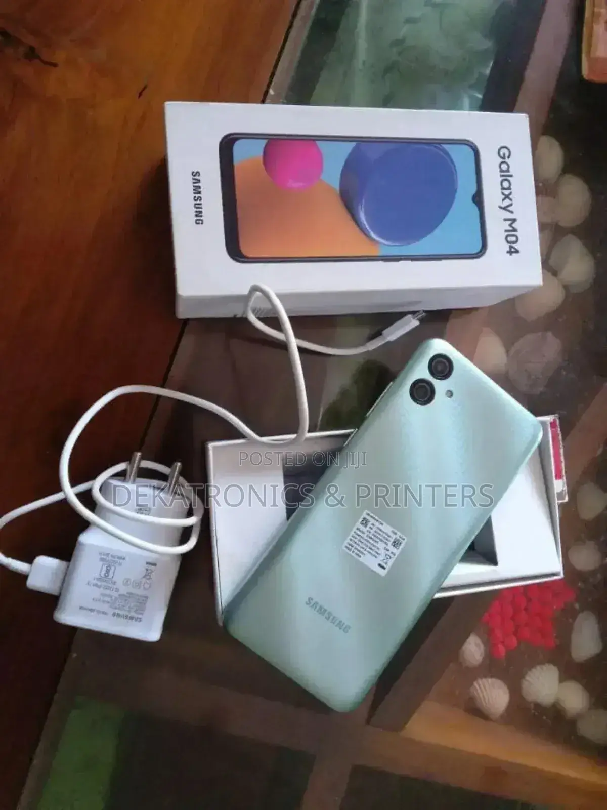 New Samsung Galaxy M04 64 GB