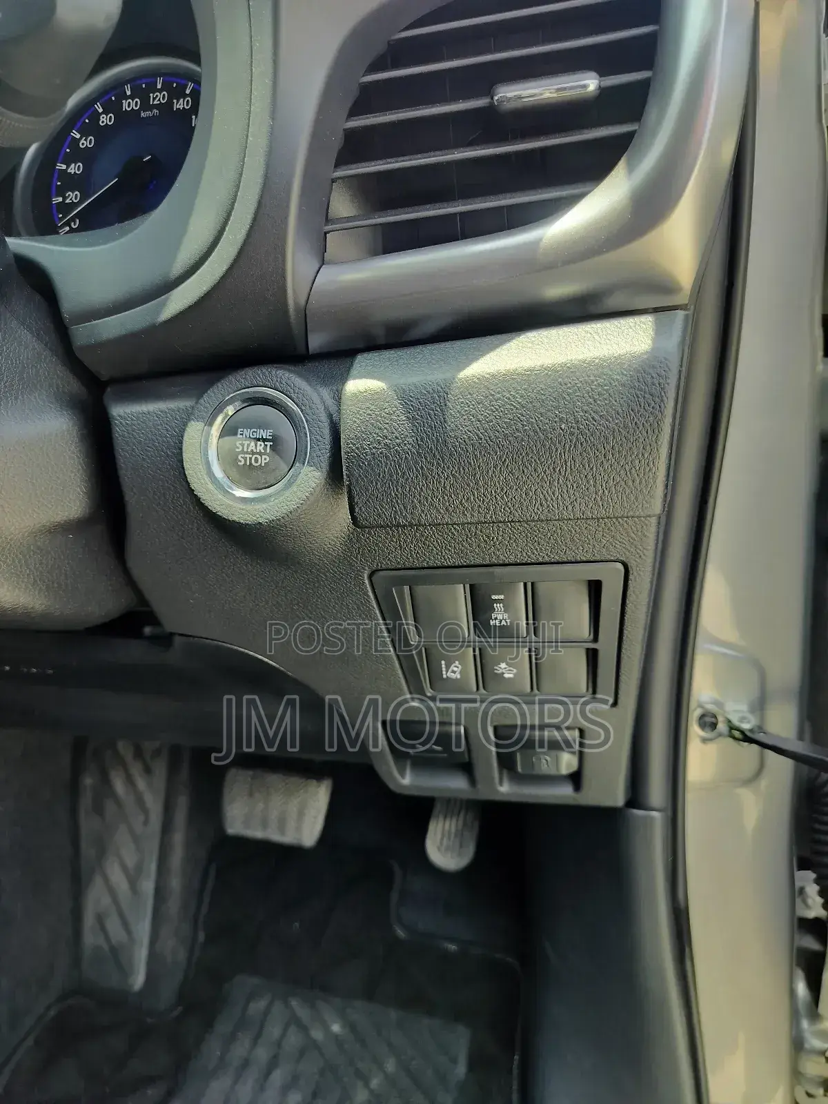 Toyota Hilux 2019 Silver