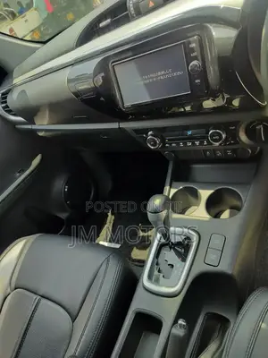 Toyota Hilux 2019 Silver
