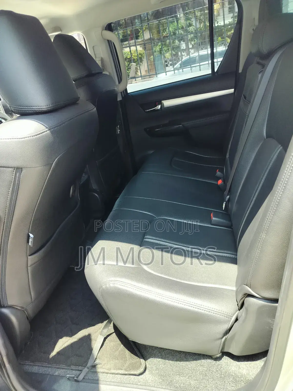 Toyota Hilux 2019 Silver