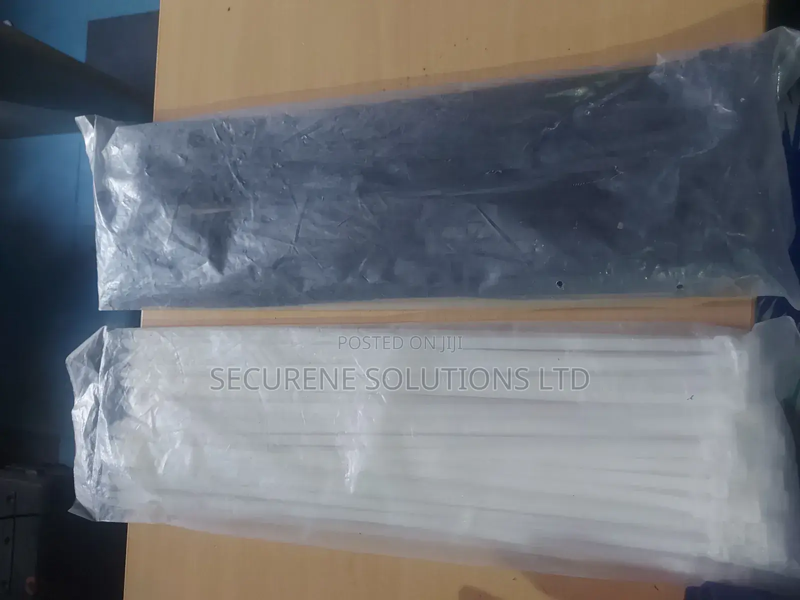 Nylon Cable Tie", 450mm in Length.