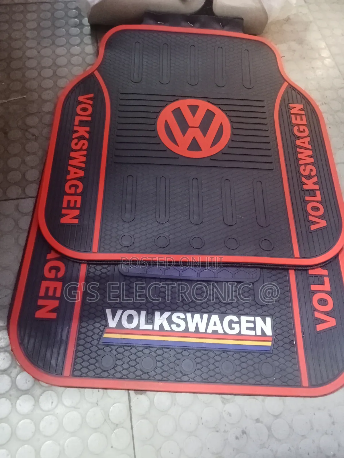 Volkswagen Floor Mats/Red Log