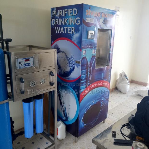 Water Vending Machine With a 250lph Ro System - main view