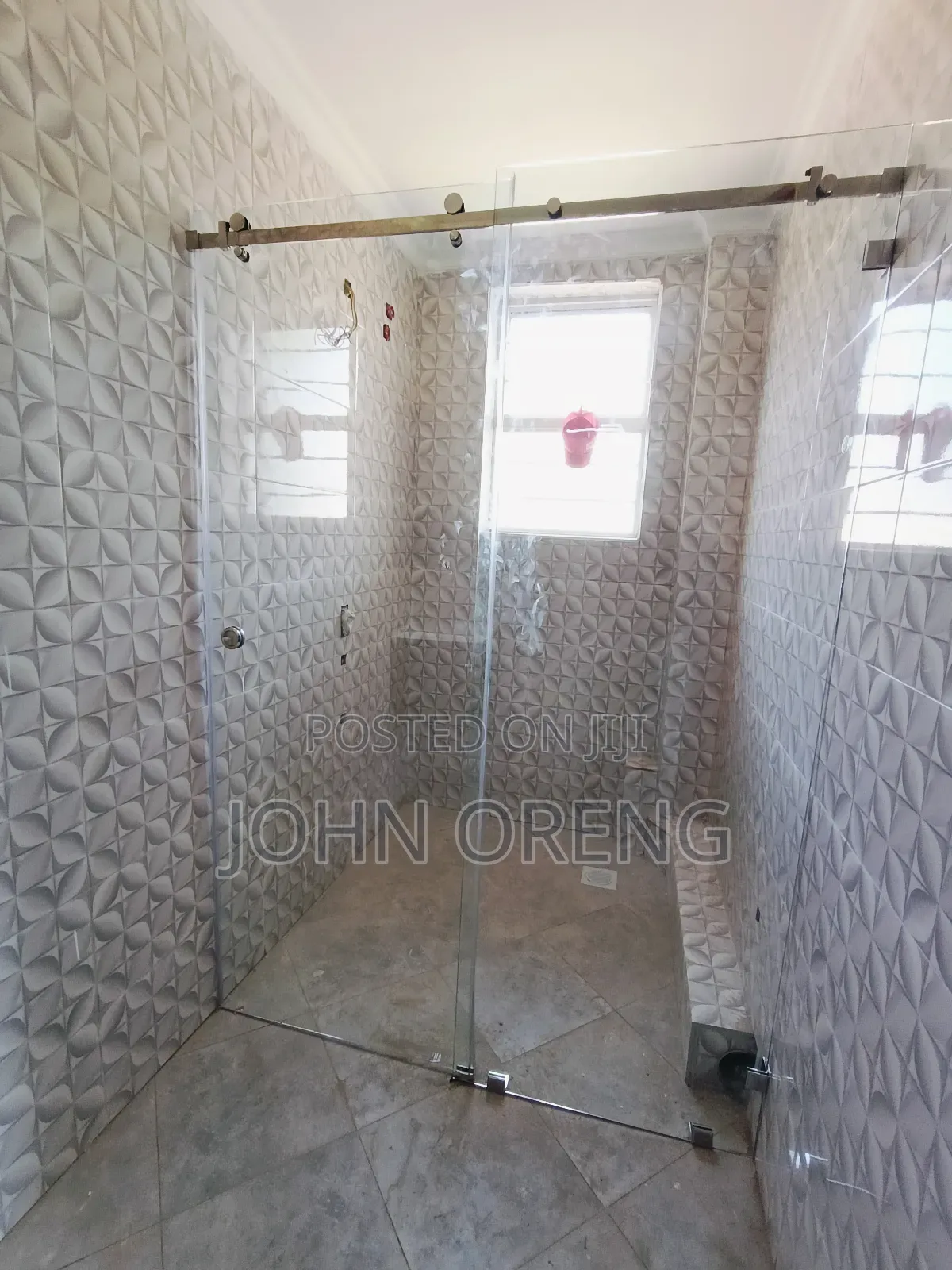 Frameless Glass Shower Cubicle