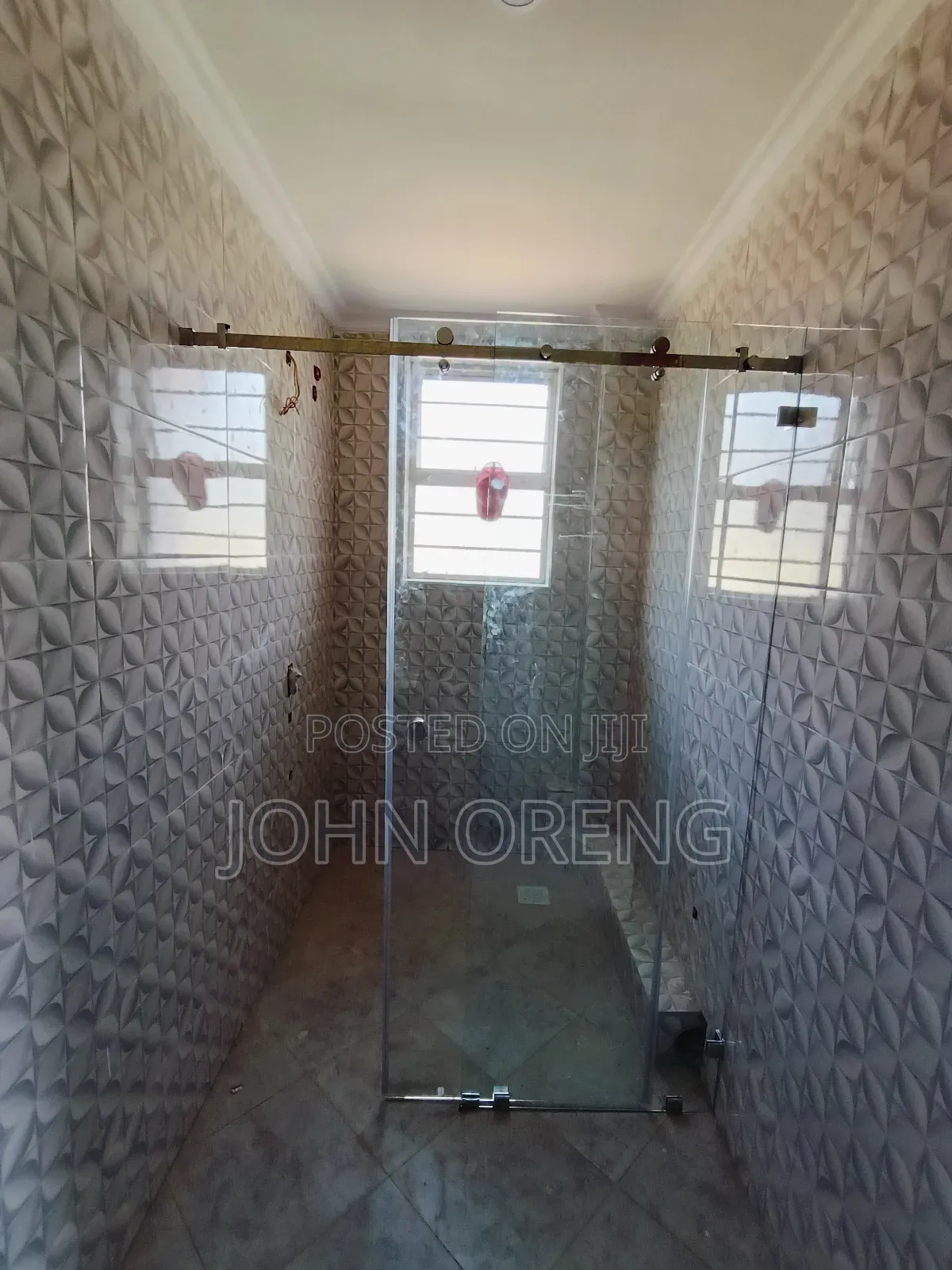 Frameless Glass Shower Cubicle