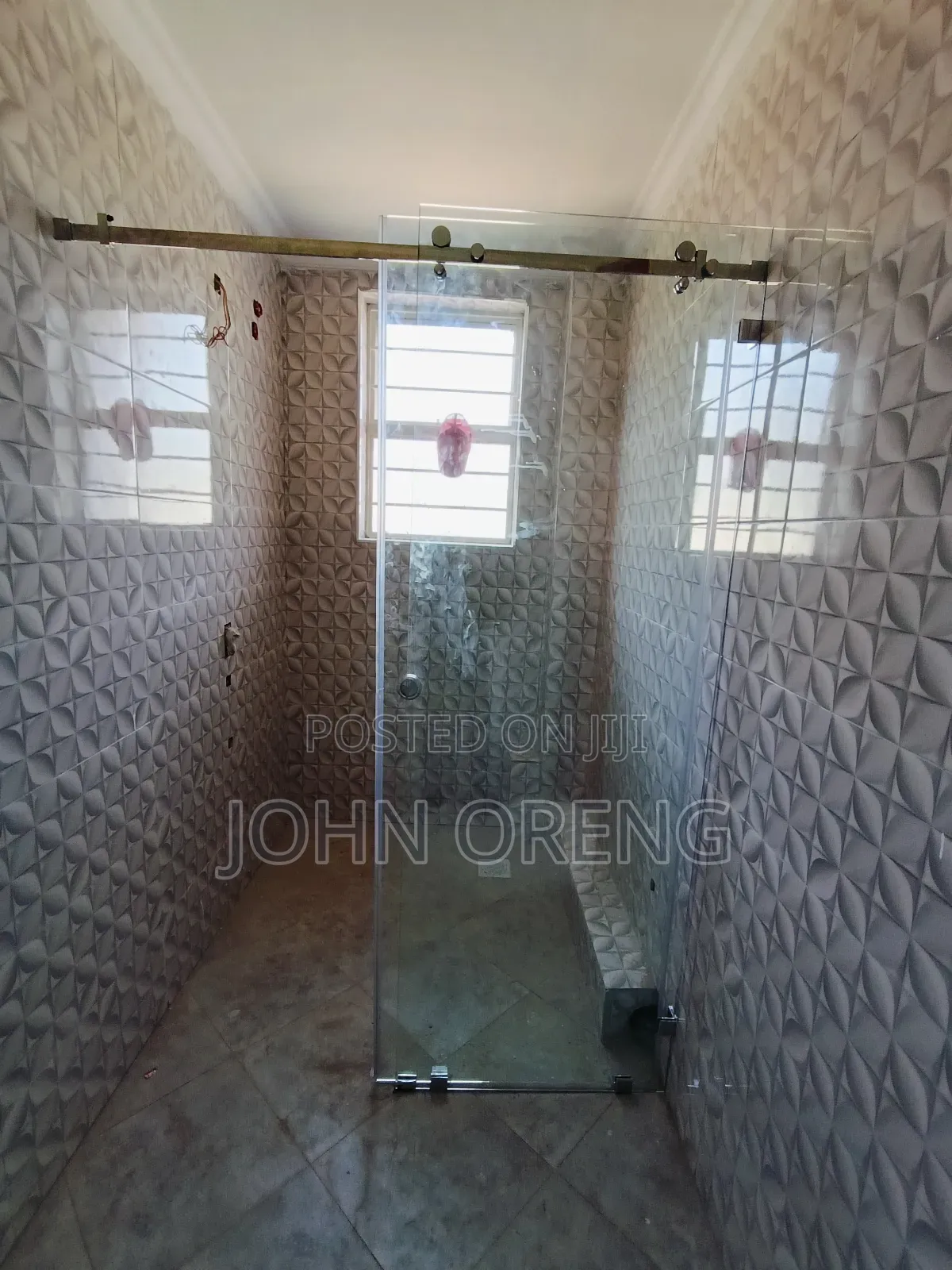 Frameless Glass Shower Cubicle