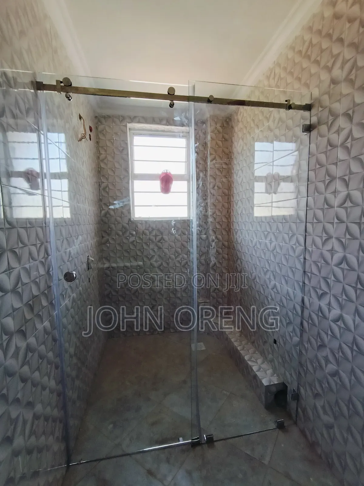 Frameless Glass Shower Cubicle