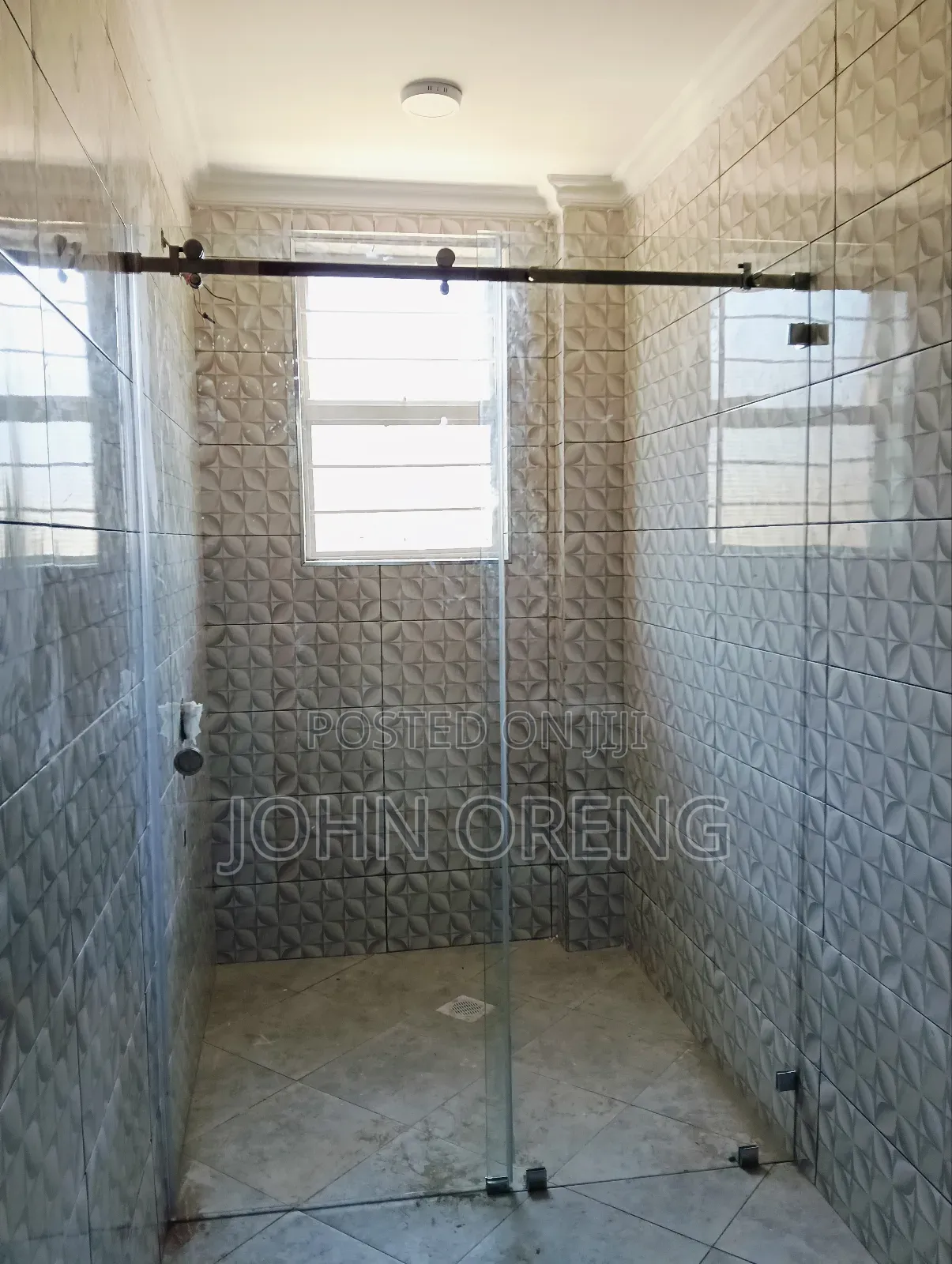 Frameless Glass Shower Cubicle