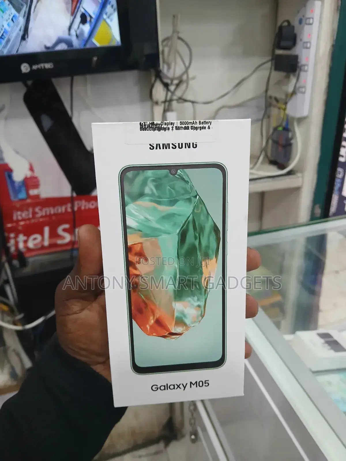 New Samsung Galaxy M05 64 GB Green
