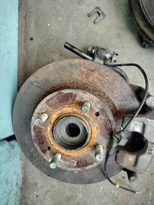 Nissan Note E12 Wheel Hub