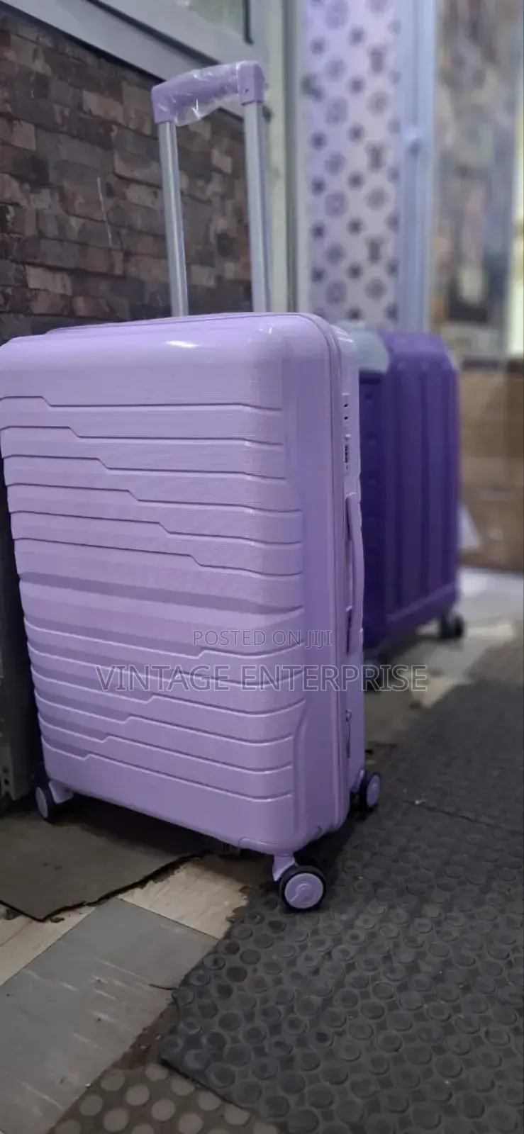 Single Unbreakable Medium Size Suitcase