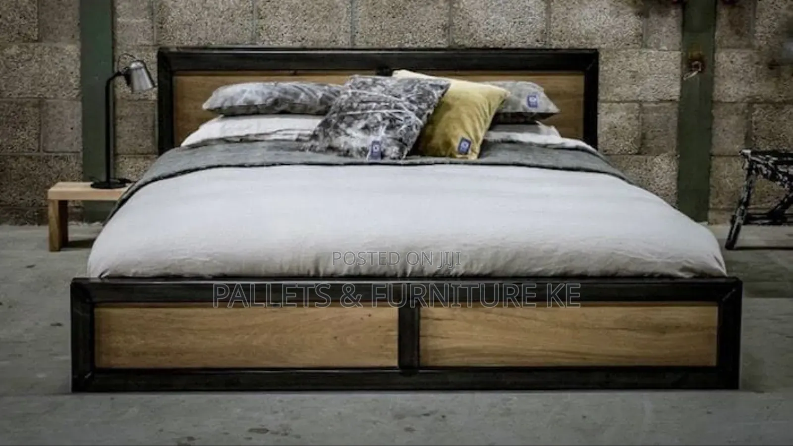 Cypress Forge/Queen Size Bed