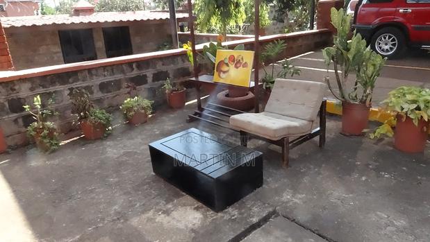 Coffee Table With Assorted Furniture - thumbnail 7