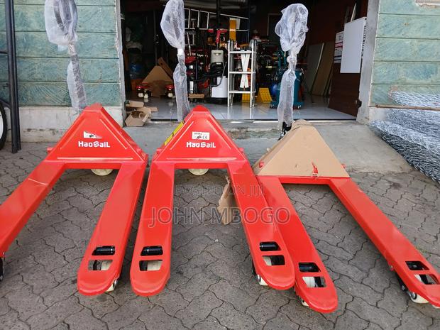 Hydraulic Hand Pallet Jack - thumbnail 2