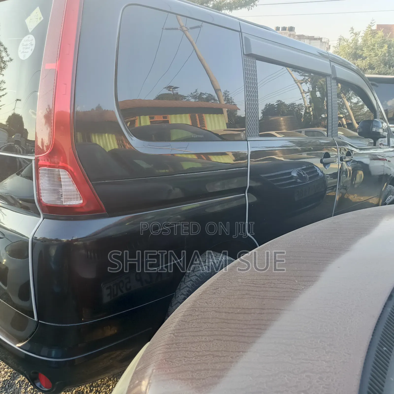 Nissan Serena 2011 Black