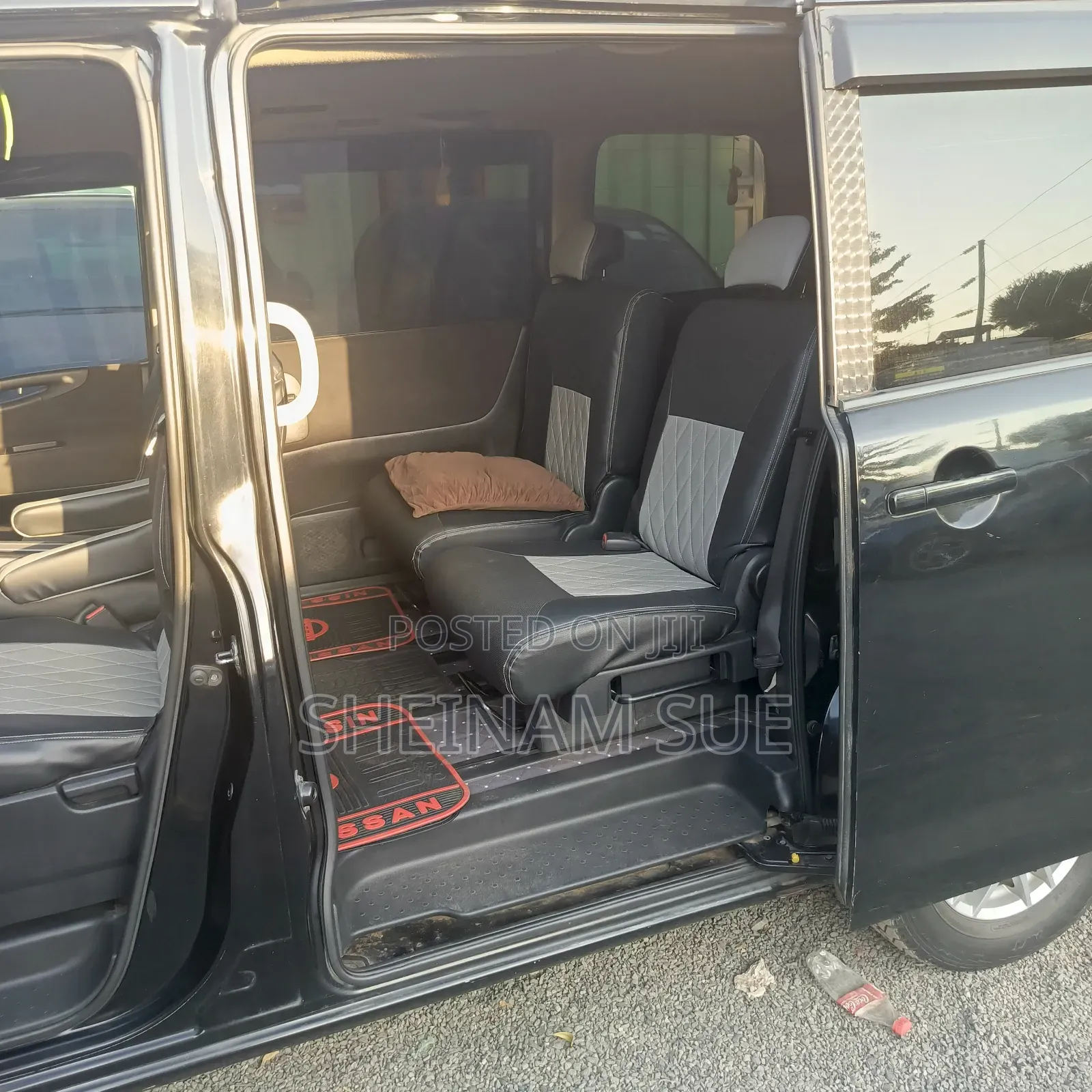 Nissan Serena 2011 Black