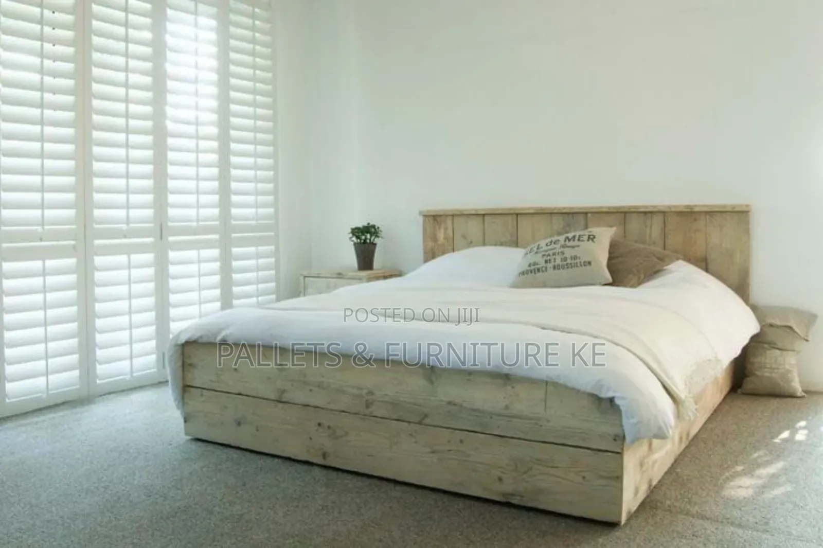 Pallet Floating Bed