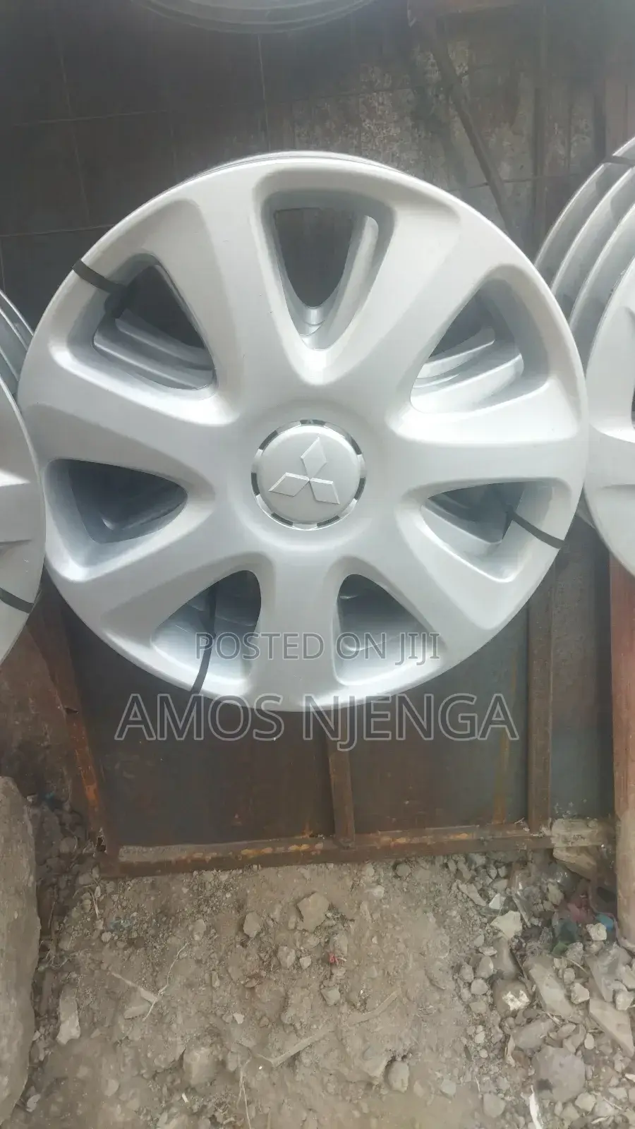 Mitsubishi Wheel Caps Likely for Lancer, Outlander or Asx