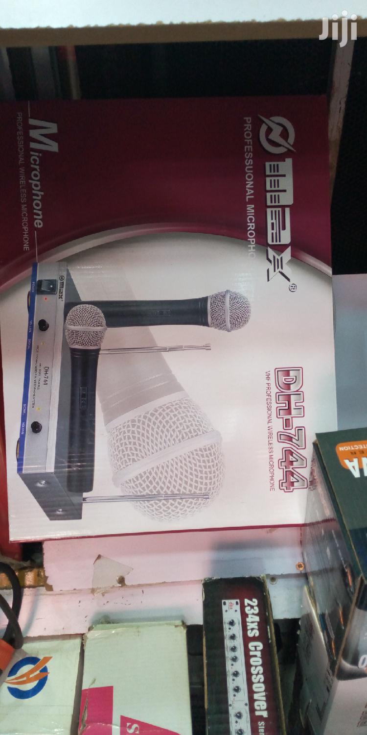 Max Vhf Professional Wireless Microphone Dh-744