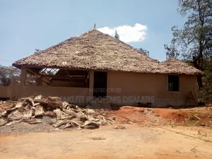 Makuti Fundis From Mombasa
