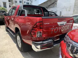 Toyota Hilux 2020 Red
