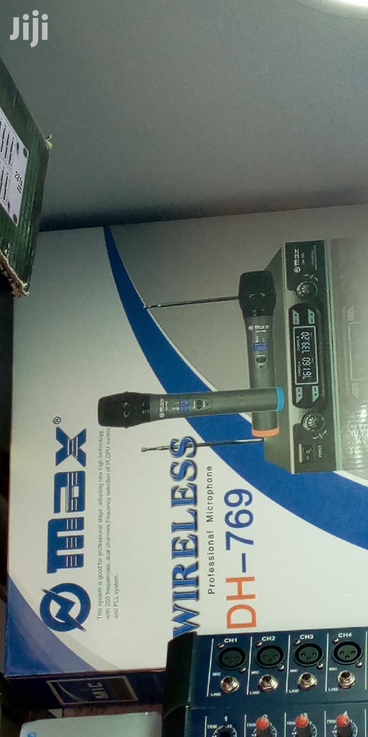 Max Wireless Professional Microphone Dh-769