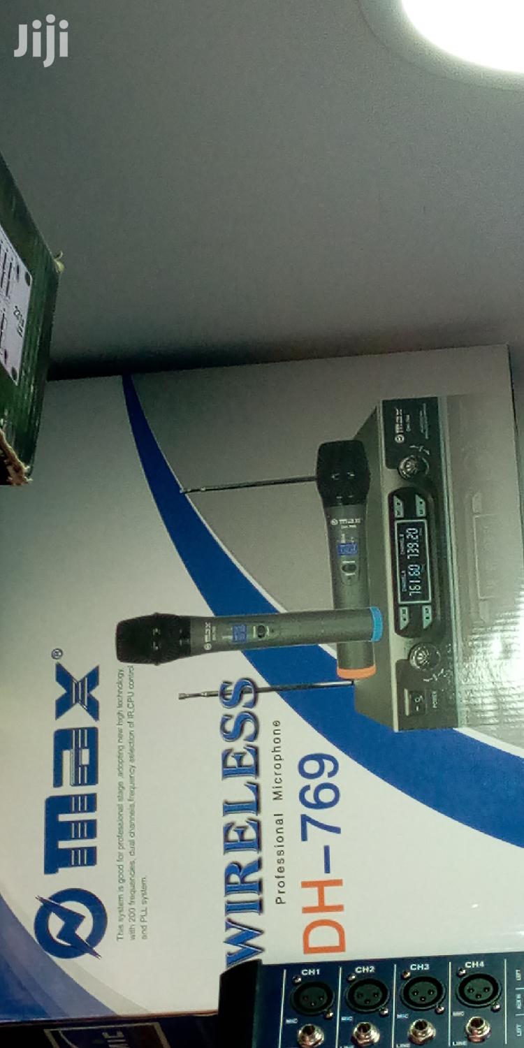 Max Wireless Professional Microphone Dh-769