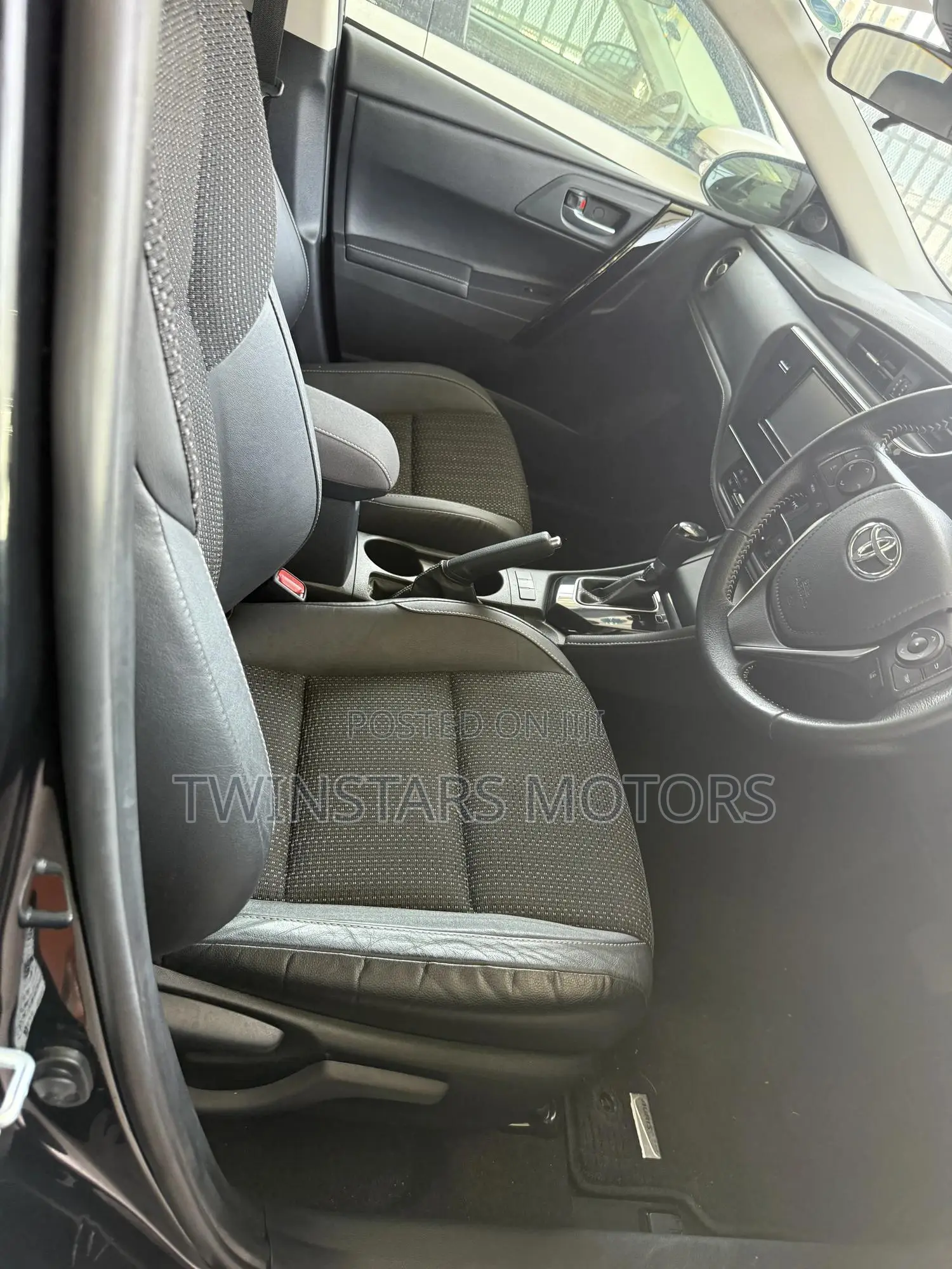 Toyota Auris 2018 Black