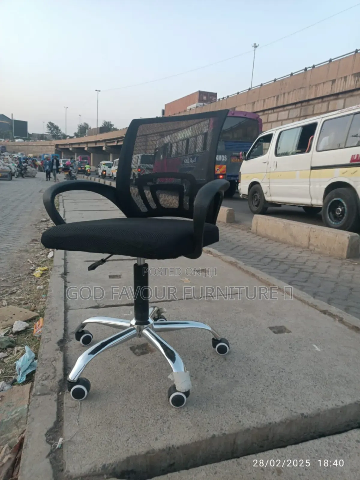Black Adjustable Mesh Office Chair Pl7yr