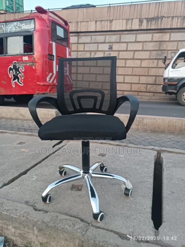 Black Mesh Office Chair Adjustable Tf9kjm - main view