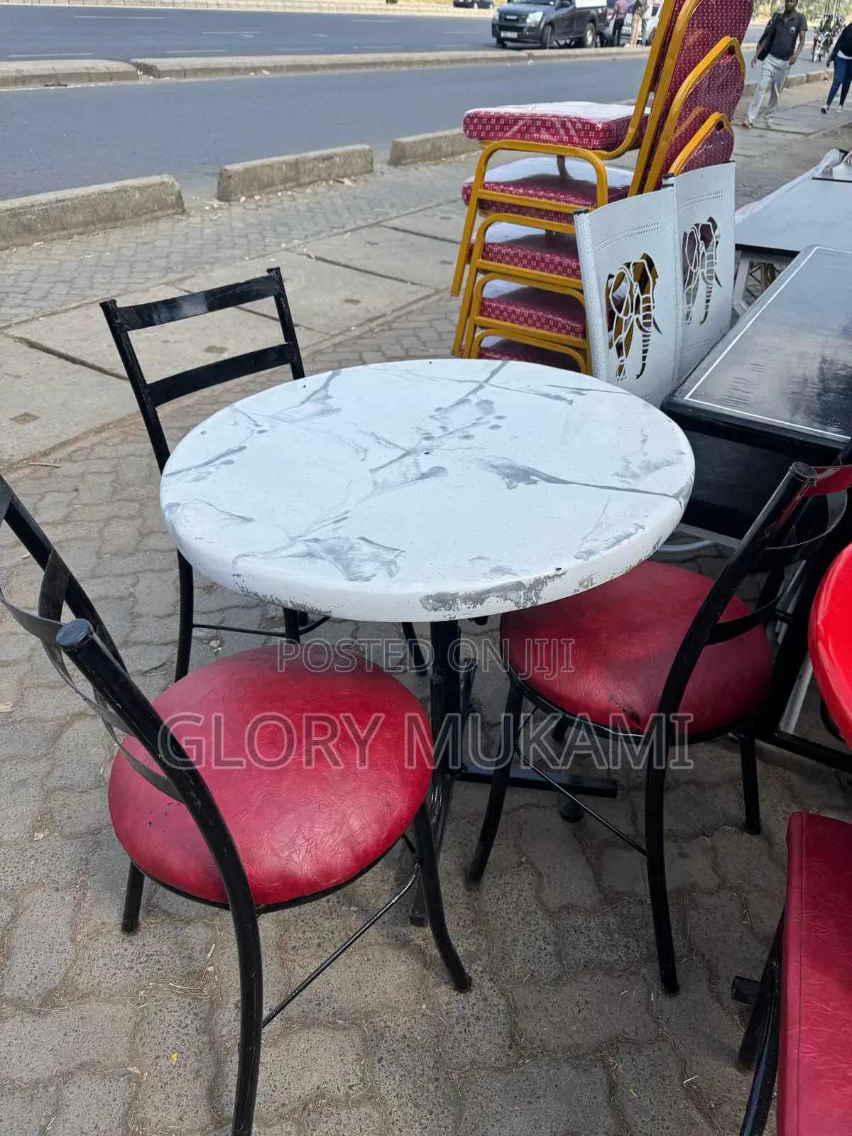 2/2 Round Marble Table