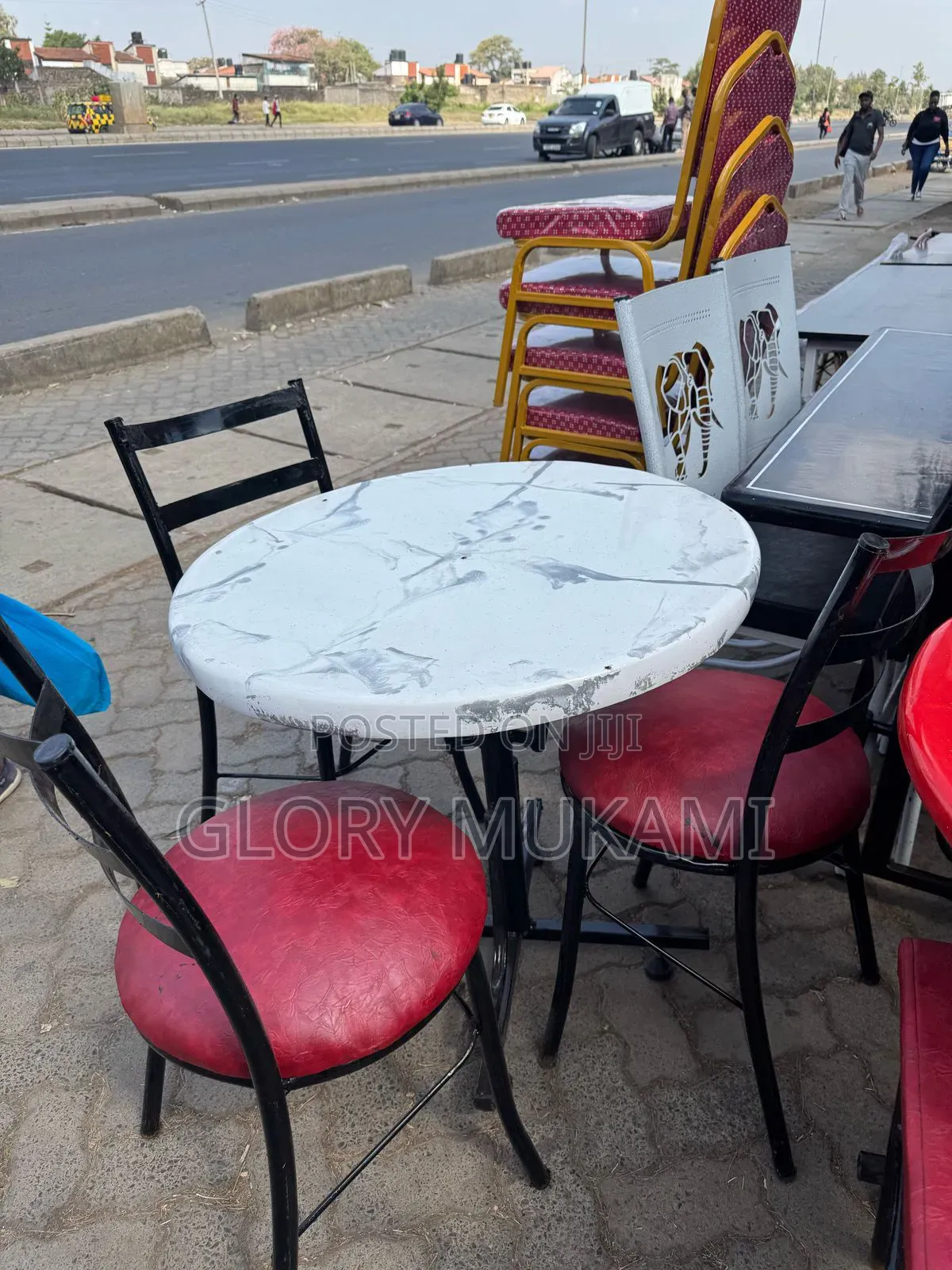2/2 Round Marble Table