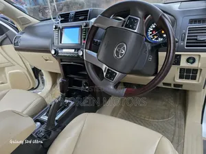 Toyota Land Cruiser Prado 2015 Off white