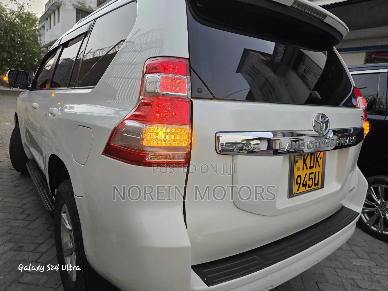 Toyota Land Cruiser Prado 2015 Off white