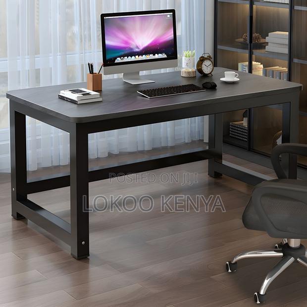 Office Desk: Simple Computer Office Desk