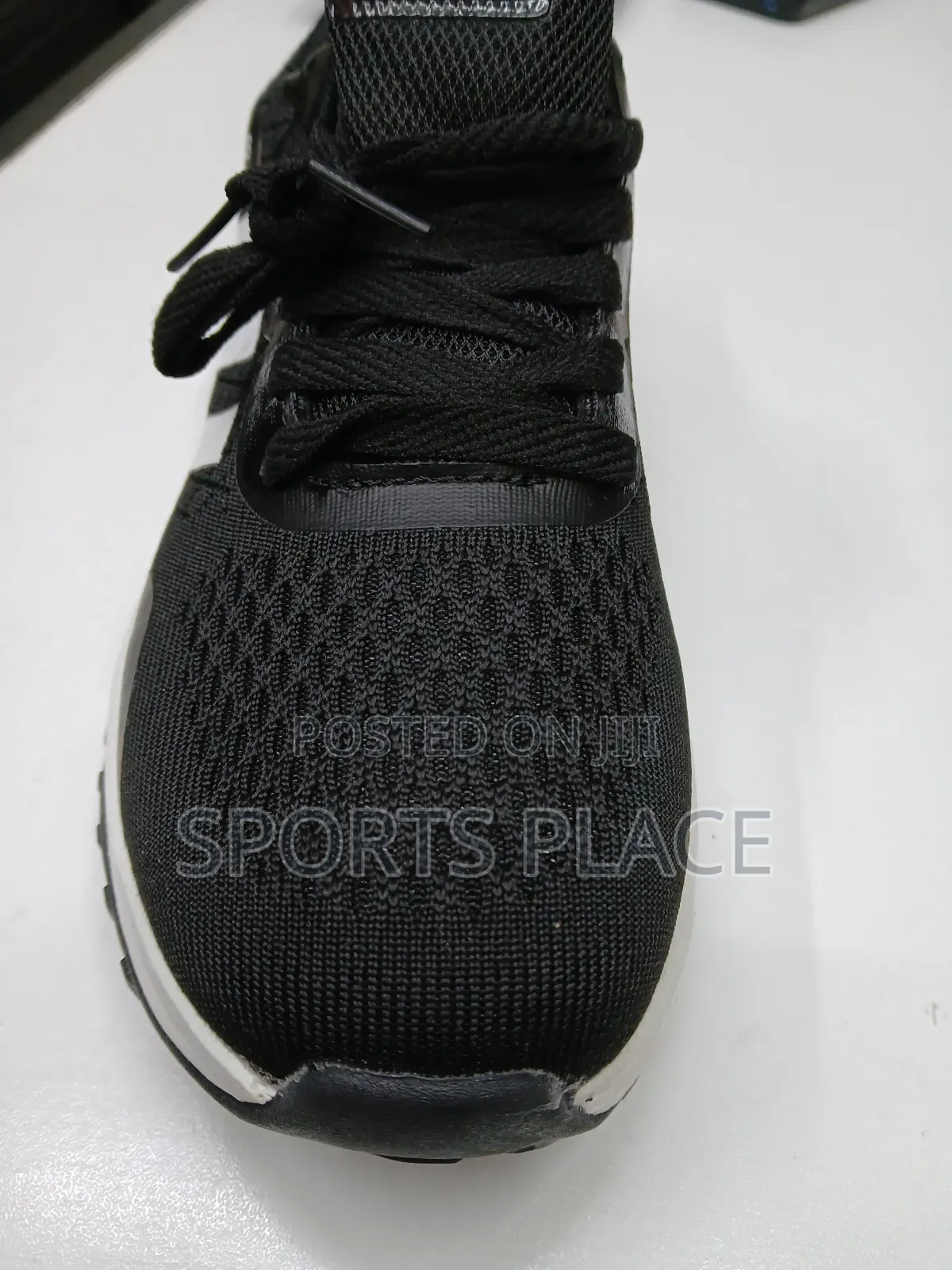 New Black and White Sports Shoes