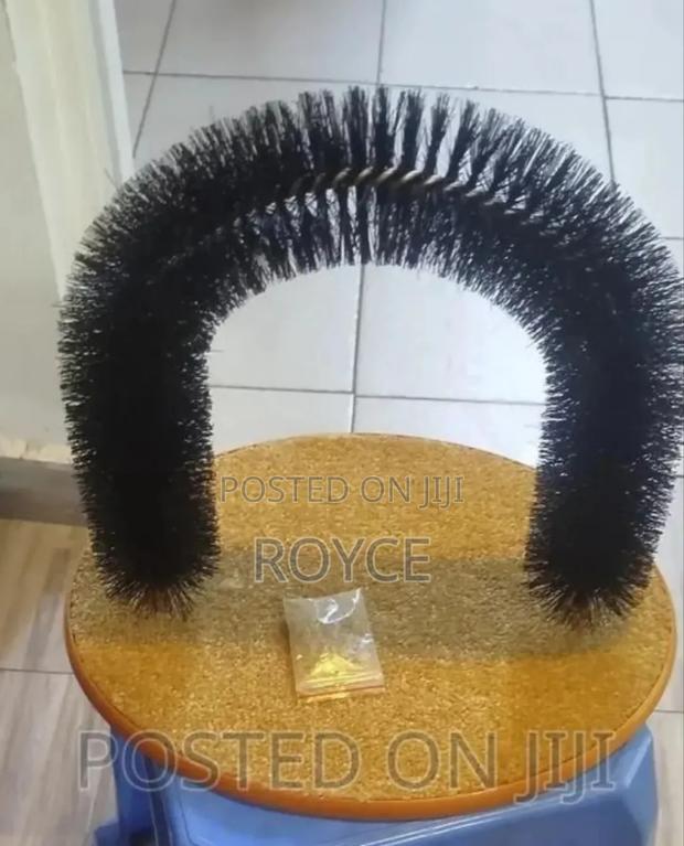 Cat Arch Scratch Self Groomer - thumbnail 3