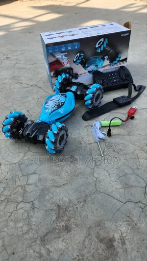 Big Rechargeable Stunt Car With Hand Gesture