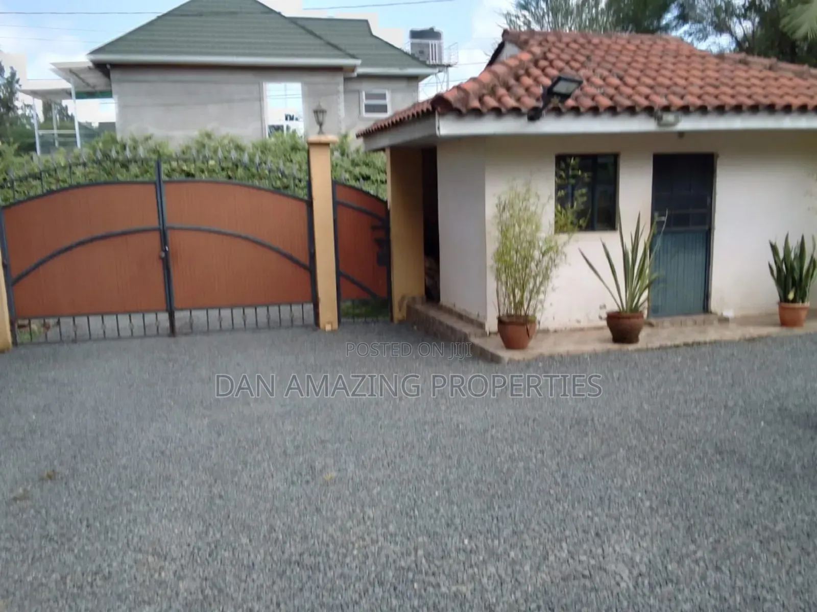 6bdrm Maisonette in Karen Brooks for sale