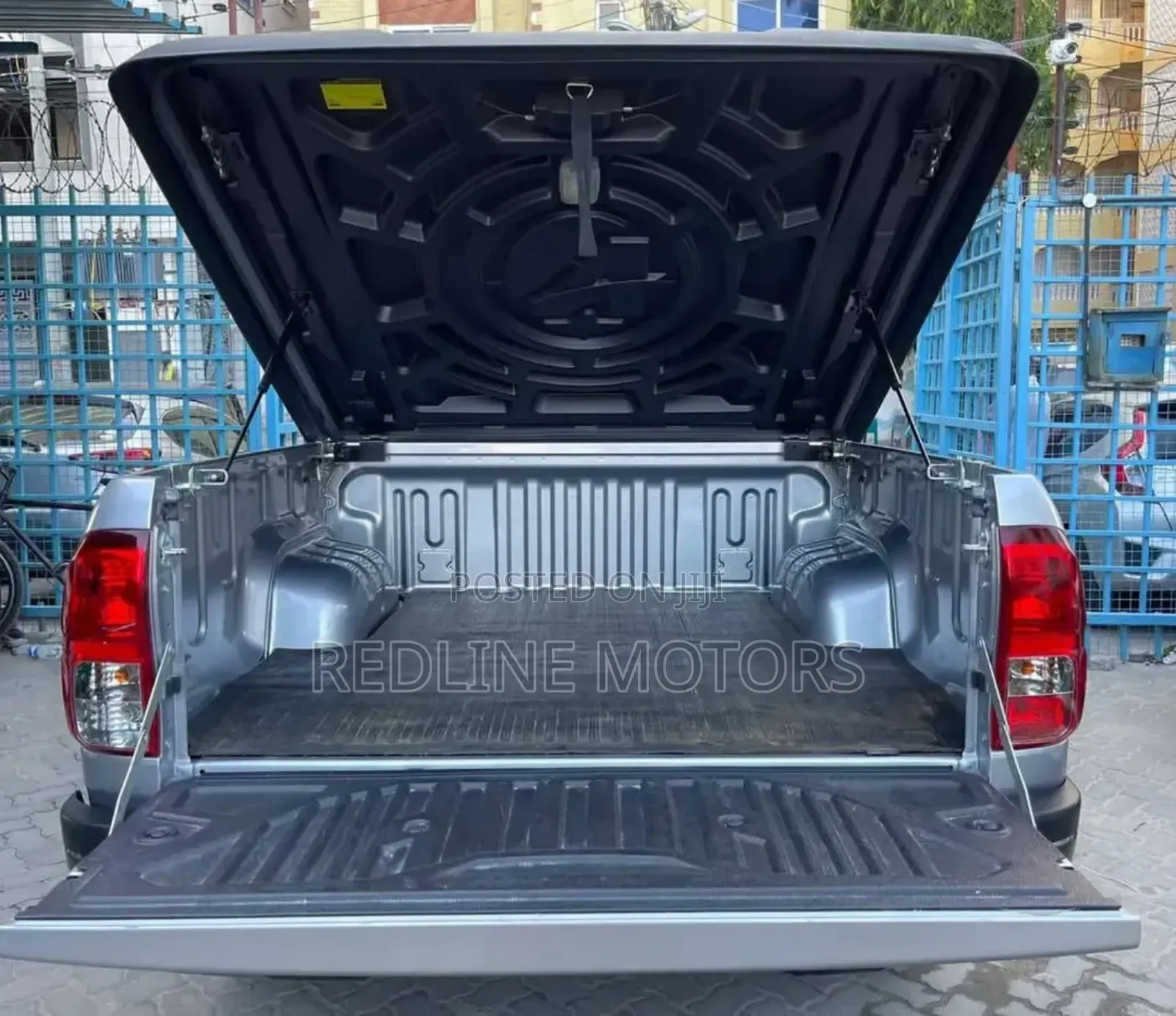 Toyota Hilux 2019 Silver