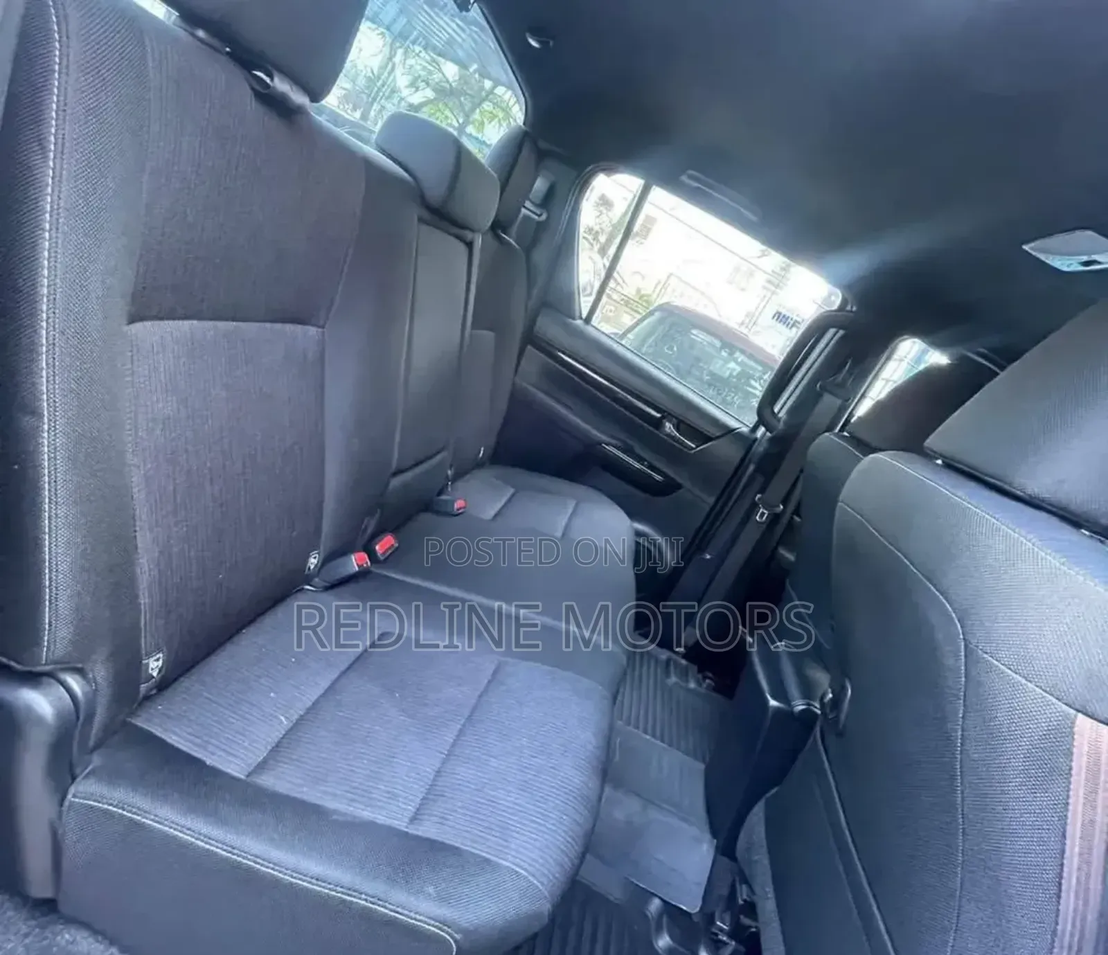 Toyota Hilux 2019 Silver