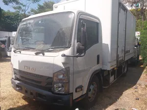 Isuzu NPR 5tonnes