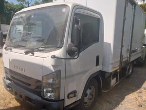 Isuzu NPR 5tonnes