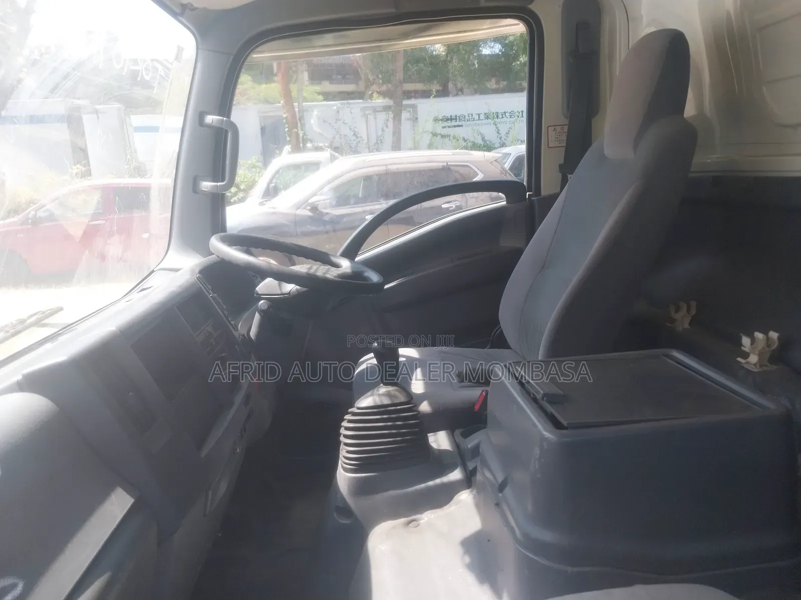 Isuzu NPR 5tonnes