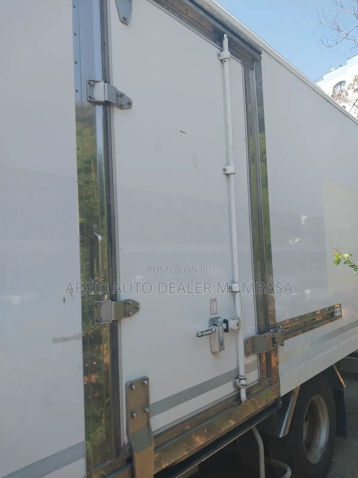 Isuzu NPR 5tonnes