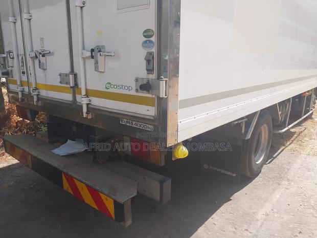 Isuzu NPR 5tonnes - thumbnail 9